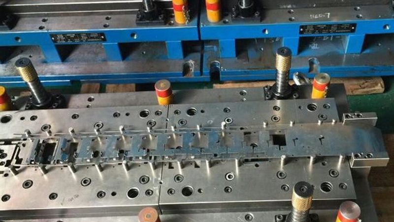 拉伸模具维修费用影响因素解析**