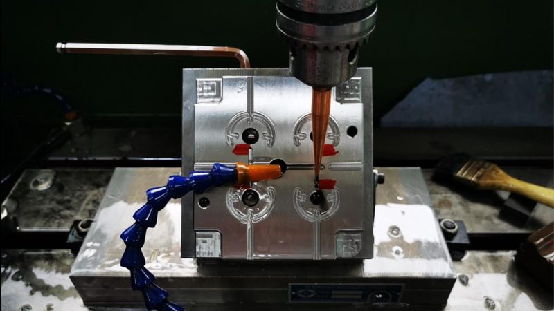 橡胶模具选购：关键指标与误区解析**