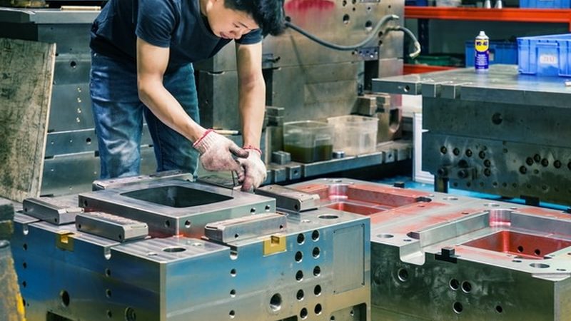 汽车精密塑胶模具：揭秘其与普通模具的五大差异