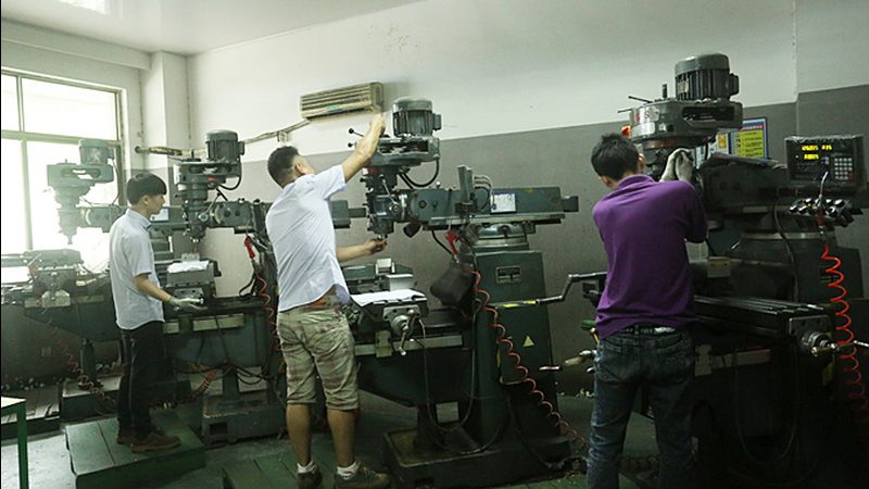 注塑模具与压铸模具：两种工艺的异同与适用场景解析