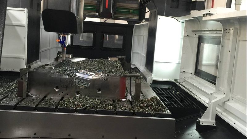 双色模具零件尺寸精度影响因素分析