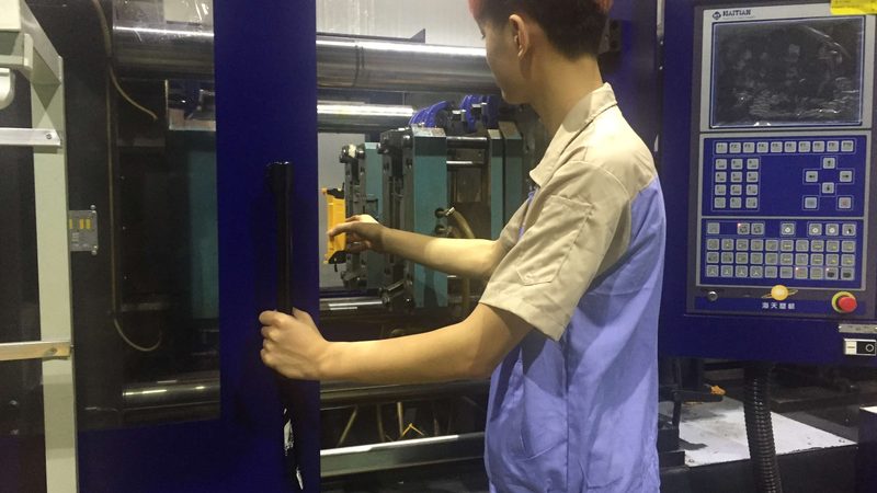 双色模具制造厂技术标准规范解析